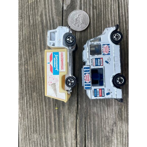 2 vintage Ice Cream Trucks Howard Johnsons Strawberry Hot Wheels Good Humor - Picture 4 of 7